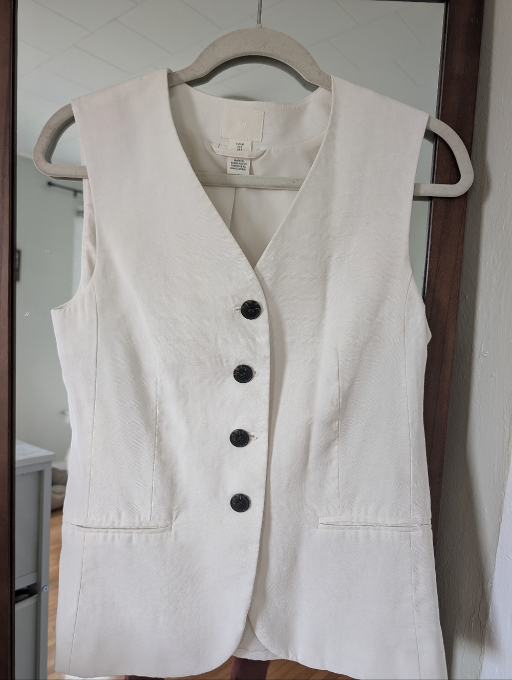 H&m Cream Button Front Sleeveless Vest